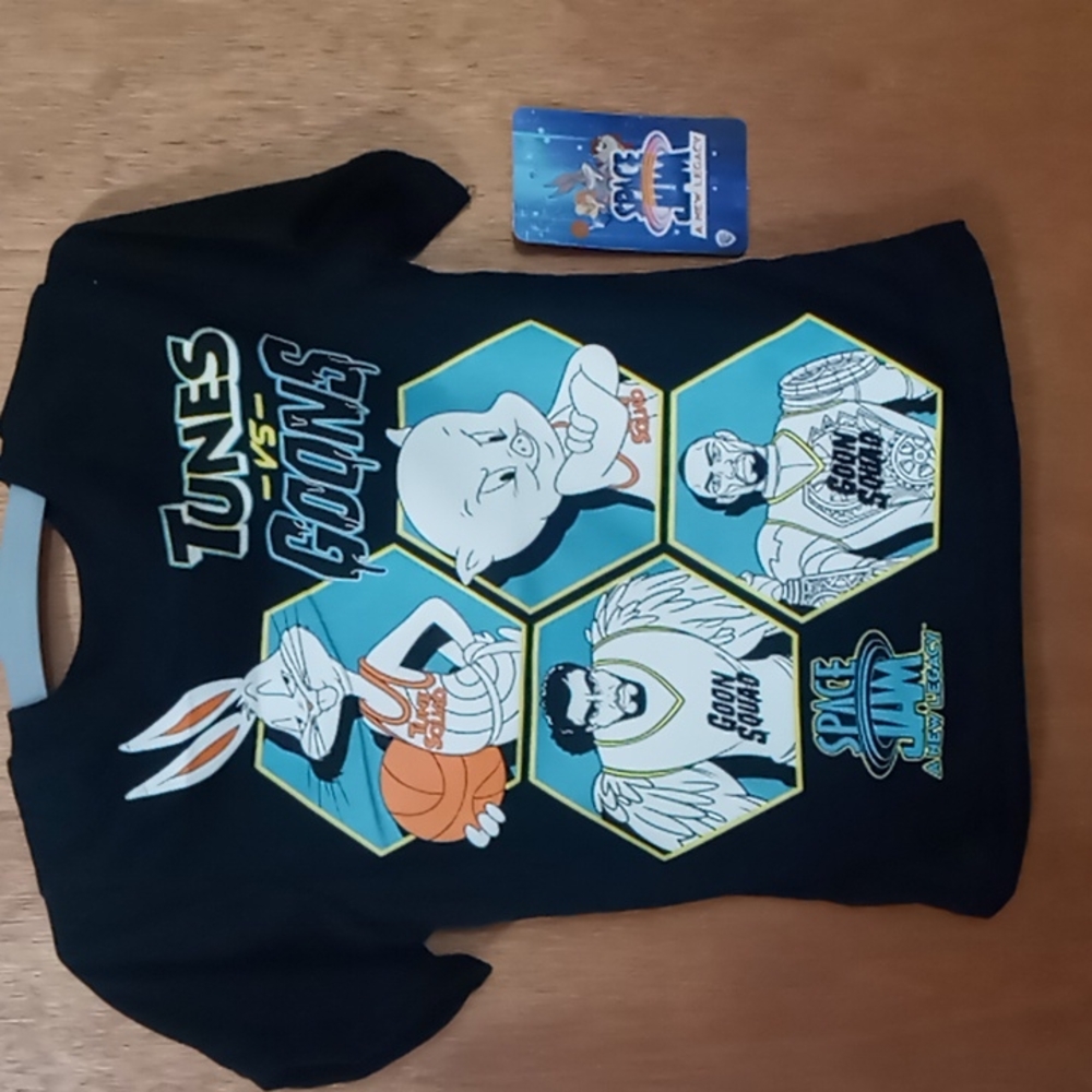 NEW Boys Space Jam Looney Tunes.       A New Legacy Graphic T-shirt